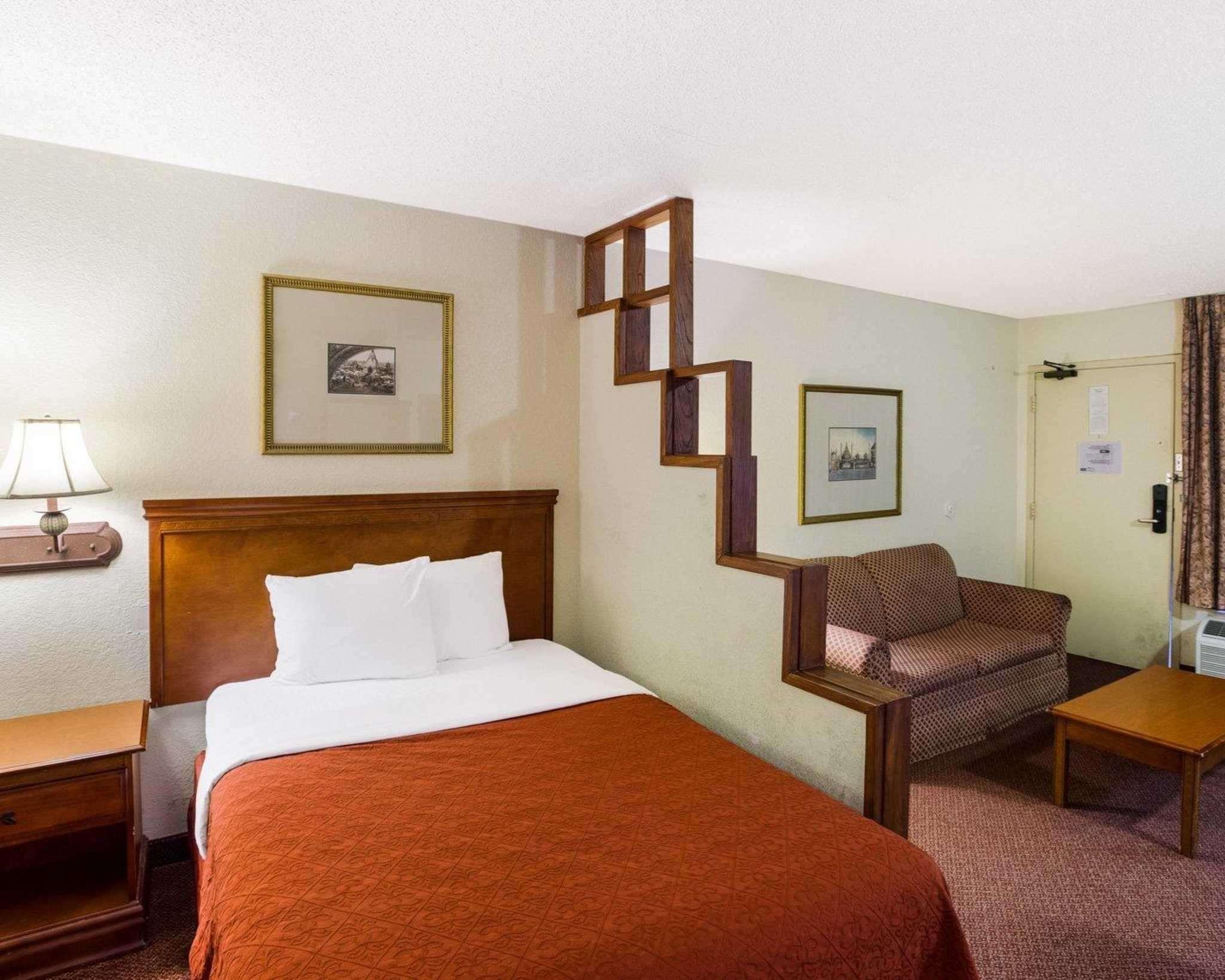 Rodeway Inn & Suites South Of Fiesta Park San Antonio Exterior foto